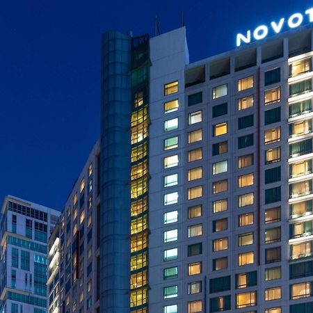 Novotel Manila Araneta City Hotel Quezon City Exterior foto