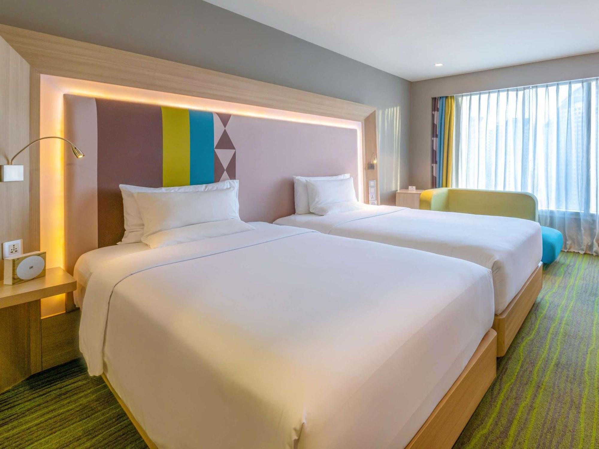Novotel Manila Araneta City Hotel Quezon City Exterior foto